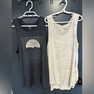 Bundle Old navy tanks